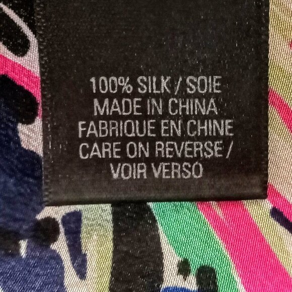 Tahari Silk Pleat Front Ruffled Collar Print Top - Picture 6 of 7